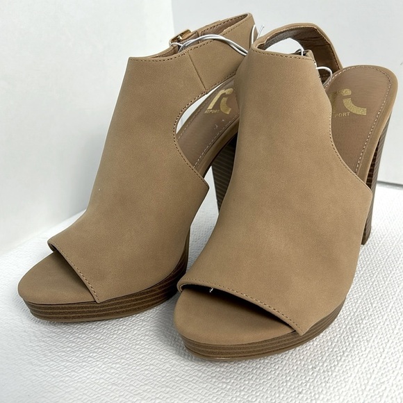 Report Shoes - Report Womens Open Toe Casual Ankle Strap Sandal Size 8